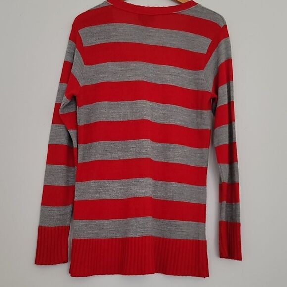 Lane Bryant V Neck Red and Gray Sweater - 14/16 - Picture 5 of 5